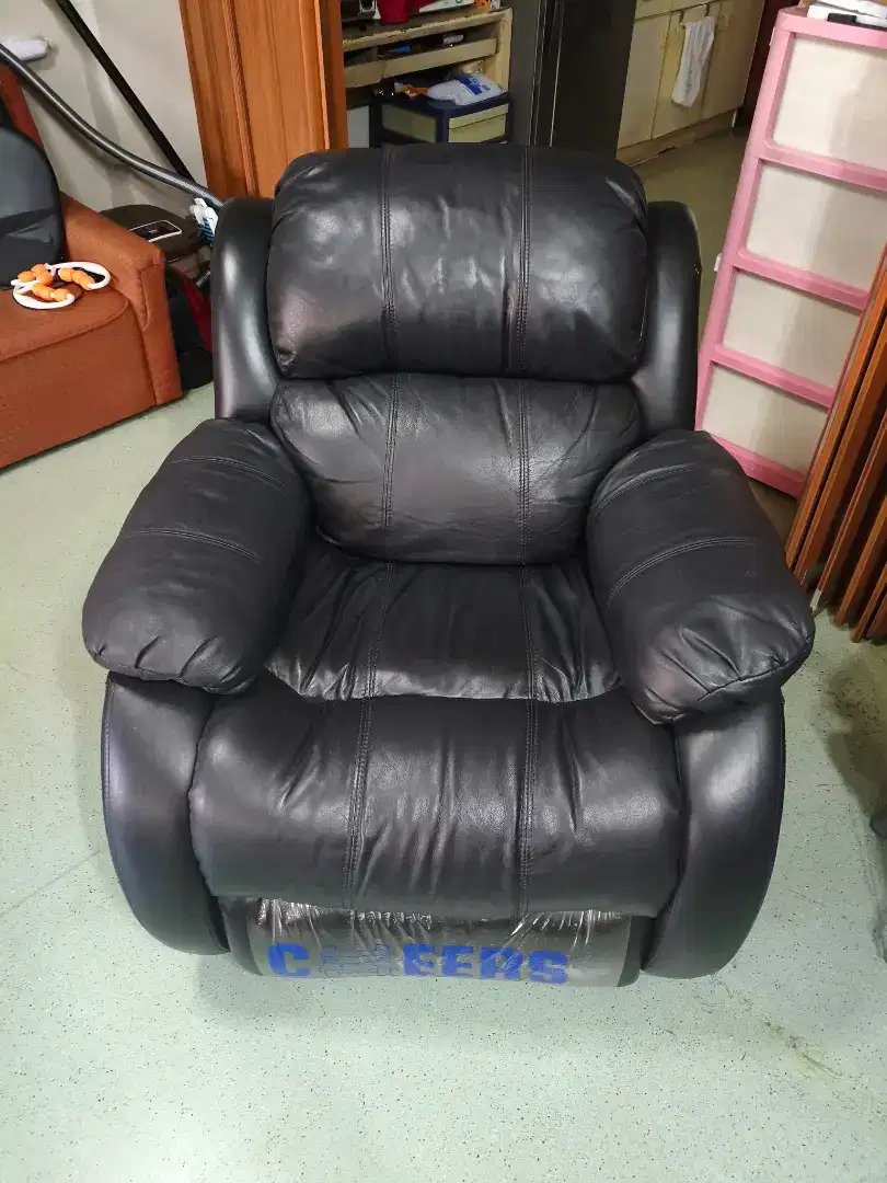 Kursi recliner kulit asli, merk Cheers