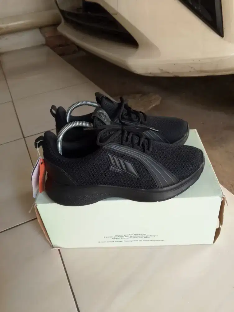 Sepatu nevada sport size 40 original new