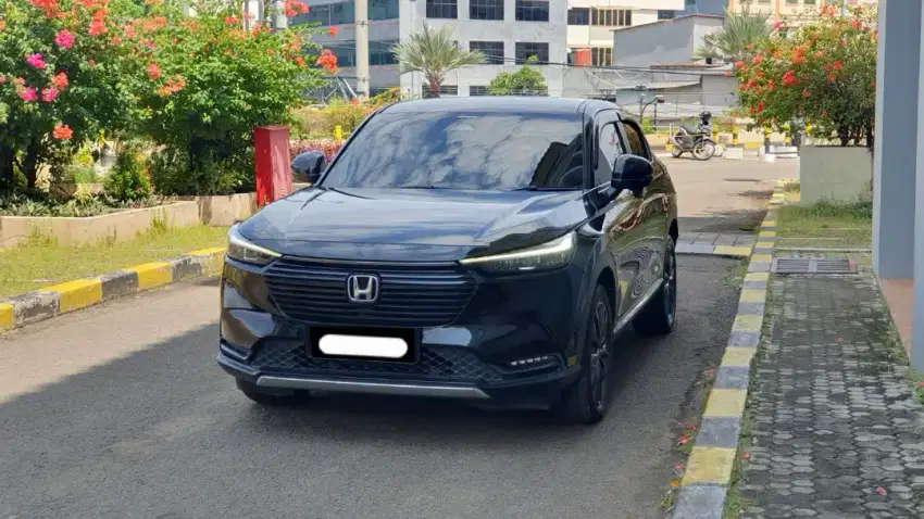 Honda hrv se sensing 2023 hitam