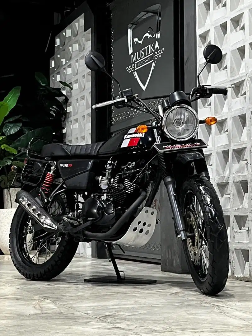 SIAP BERPETUALANG! Kawasaki W175 TR 2022