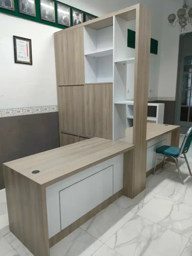 Meja kantor dan lemari arsip meja kerja minimalis
