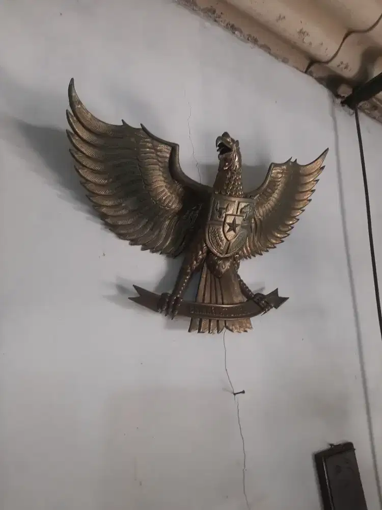 Replika garuda pancasila