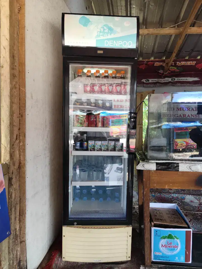 showcase lemari pendingin warung