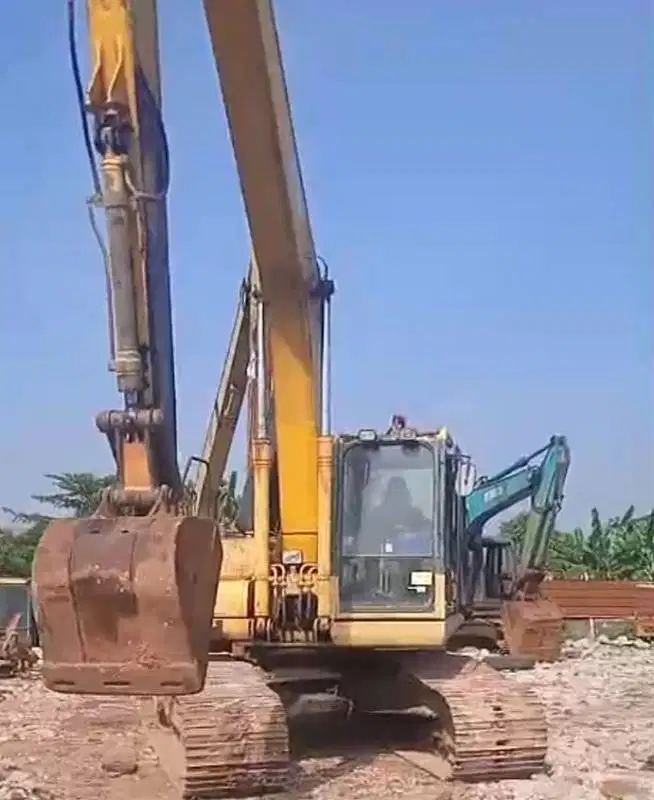 Dijual Long Arm Excavator Komatsu PC200-8 Tahun 2011