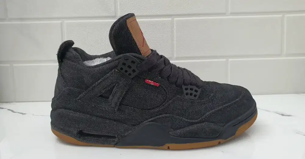 Sepatu Air Jordan Retro 4 NRG Levi's Black
