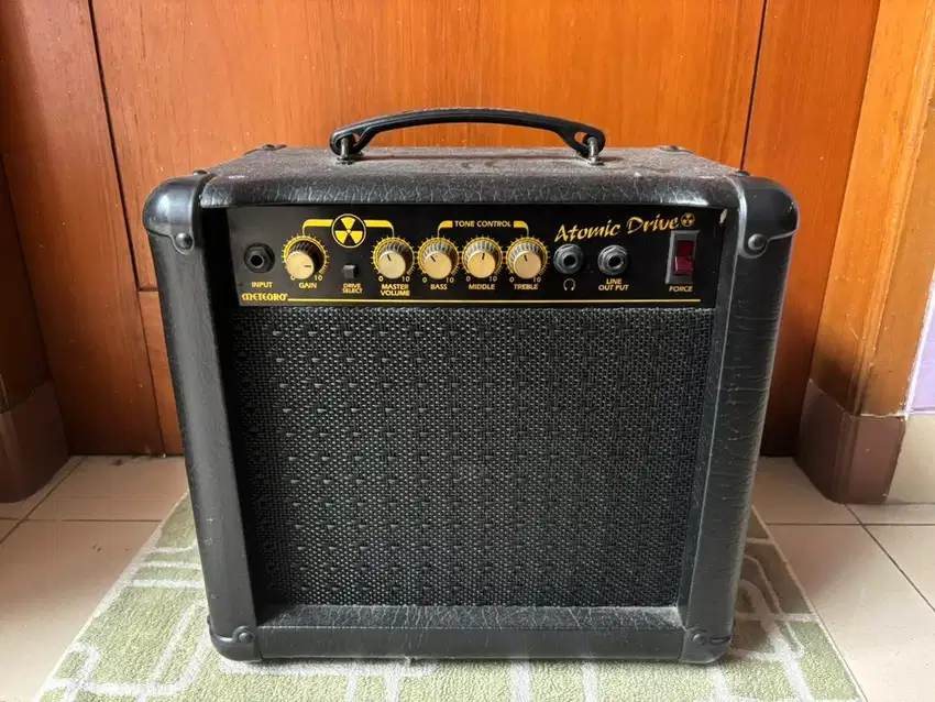 Amplifier Gitar Meteoro
