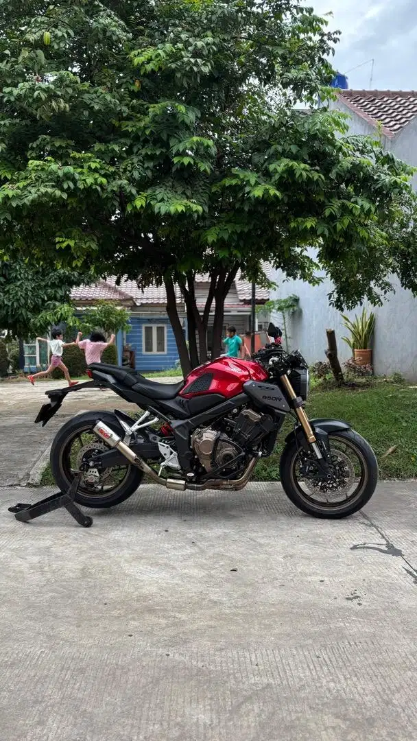 Honda CB650R (pemakain pribadi mulus)