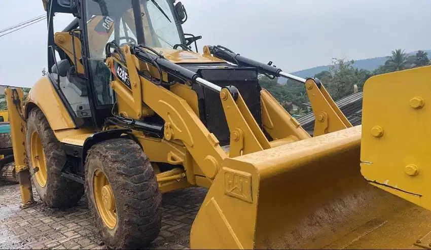Dijual Backhoe Loader Caterpillar model 428F Seri 2 Tahun 2018