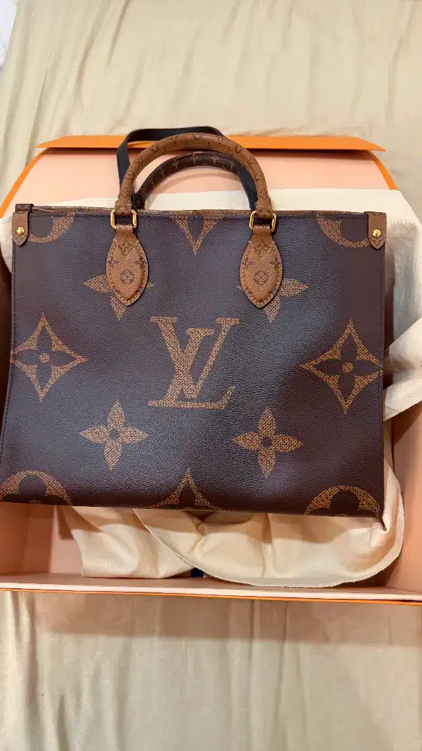 LOUIS VUITTON on the go ( tas LV )
