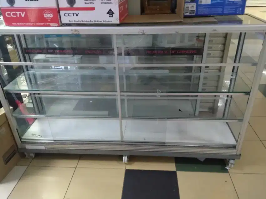 Dijual 2 Etalase