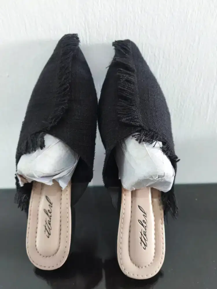 ITTAHERL X LAURA BASUKI sz 39