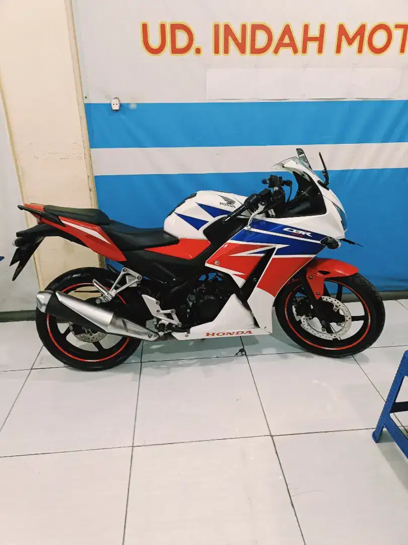 Faktur ada HONDA CBR 150R TAHUN 2015 PLAT TERIMA 2030