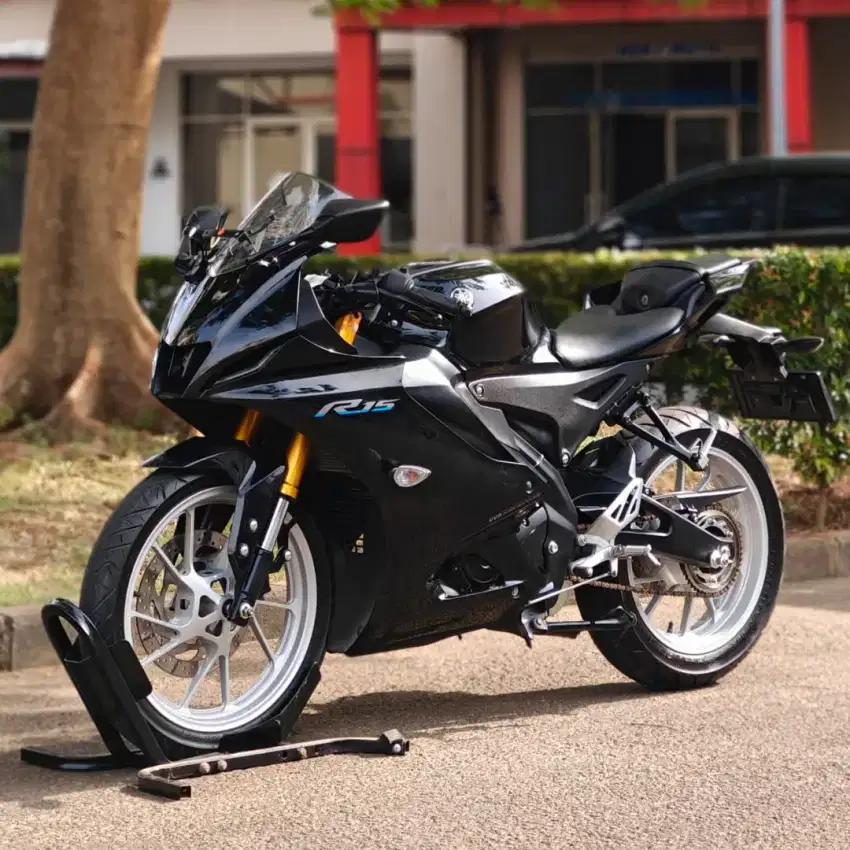 YAMAHA YZF R15 V4 BLACK 2022 KM 8K PAJAK ON SUPER GRES