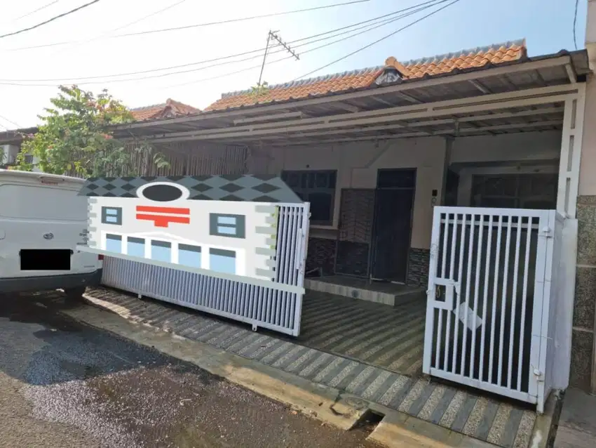 Hot Listing! Rumah Luas Harga Miring di Komplek Telkom Jatiasih
