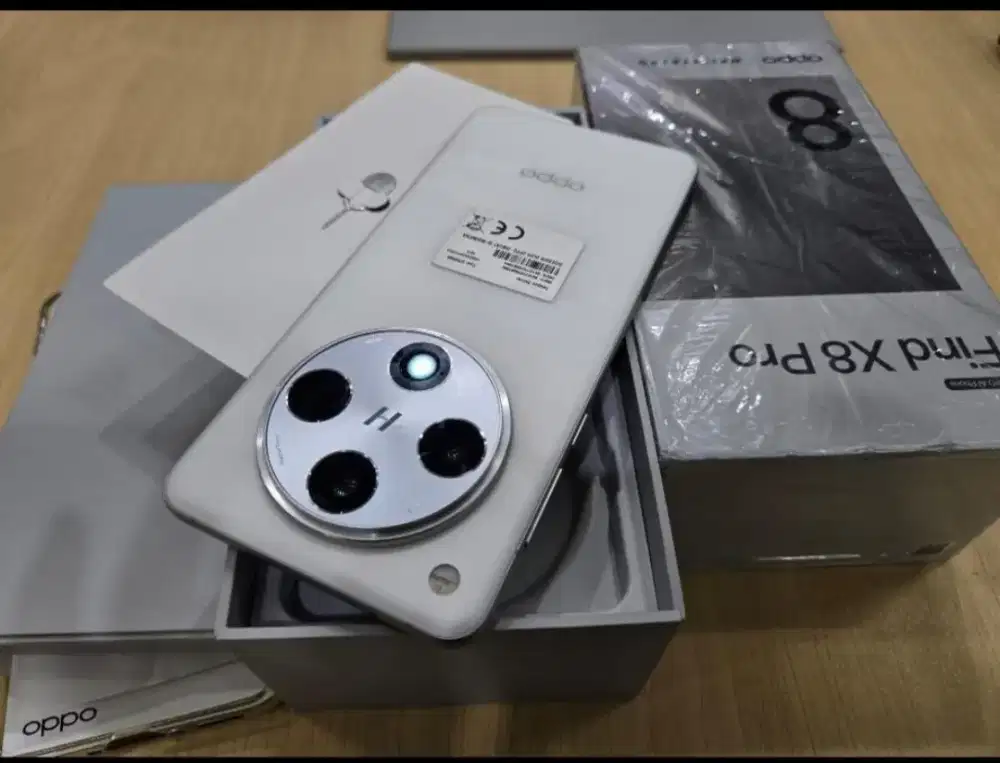 Oppo Find X8 Pro RAM 16/512 GB Kondisi Seperti Baru