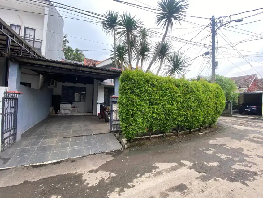Rumah Dijual di Perumahan Graha Raya Bintaro (lokasi strategis)