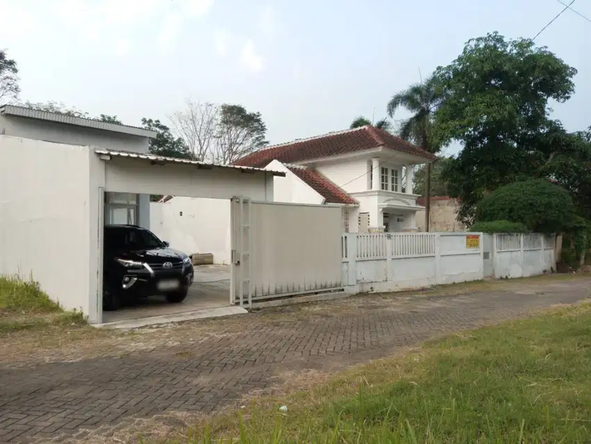 Rumah + Display on/offline/praktek Dokter