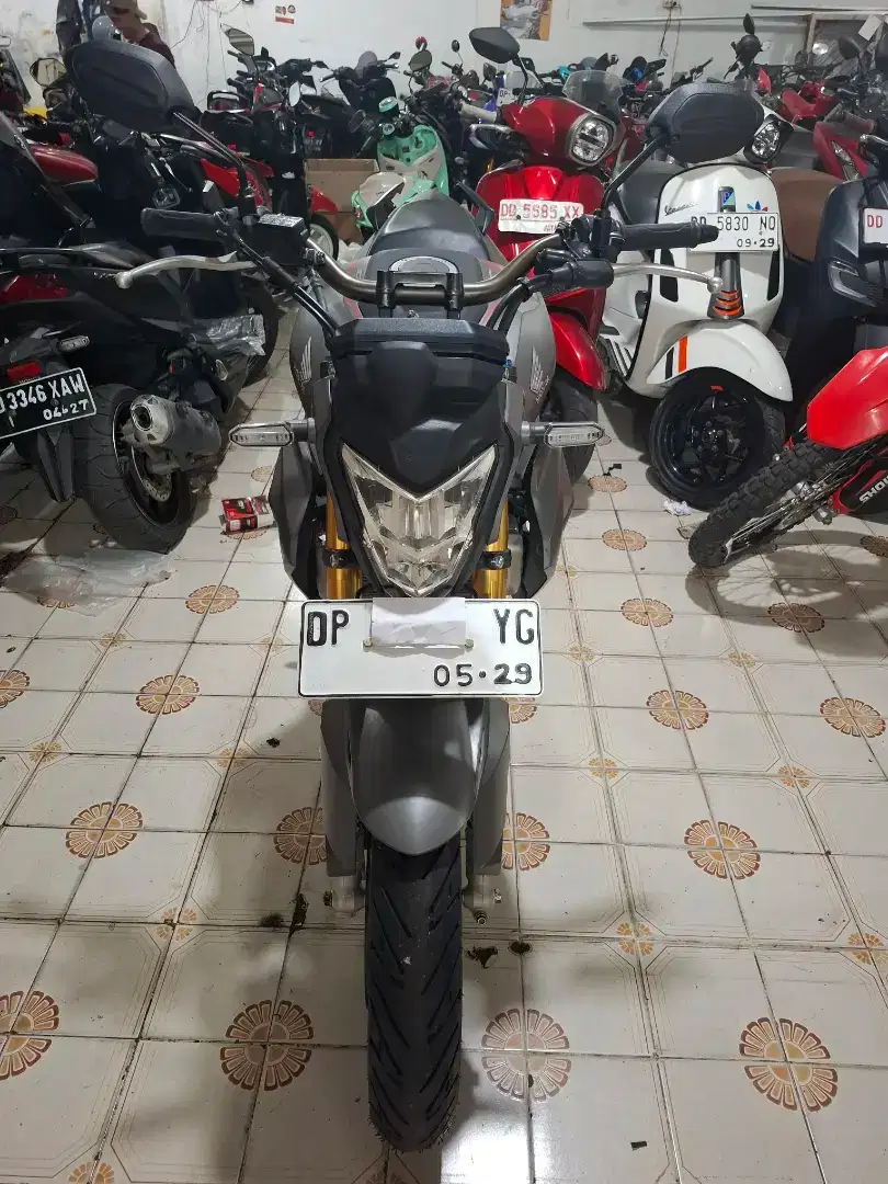 Honda cb 150r 2024 cokelat