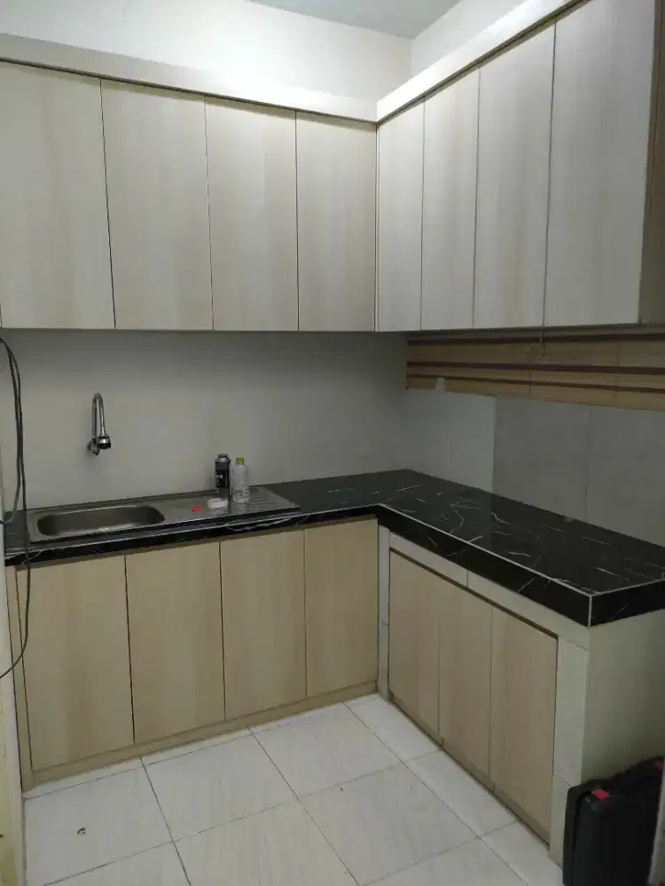 Pantry minimalis kitchenset kabinet atas bawah dapur kering dan basah