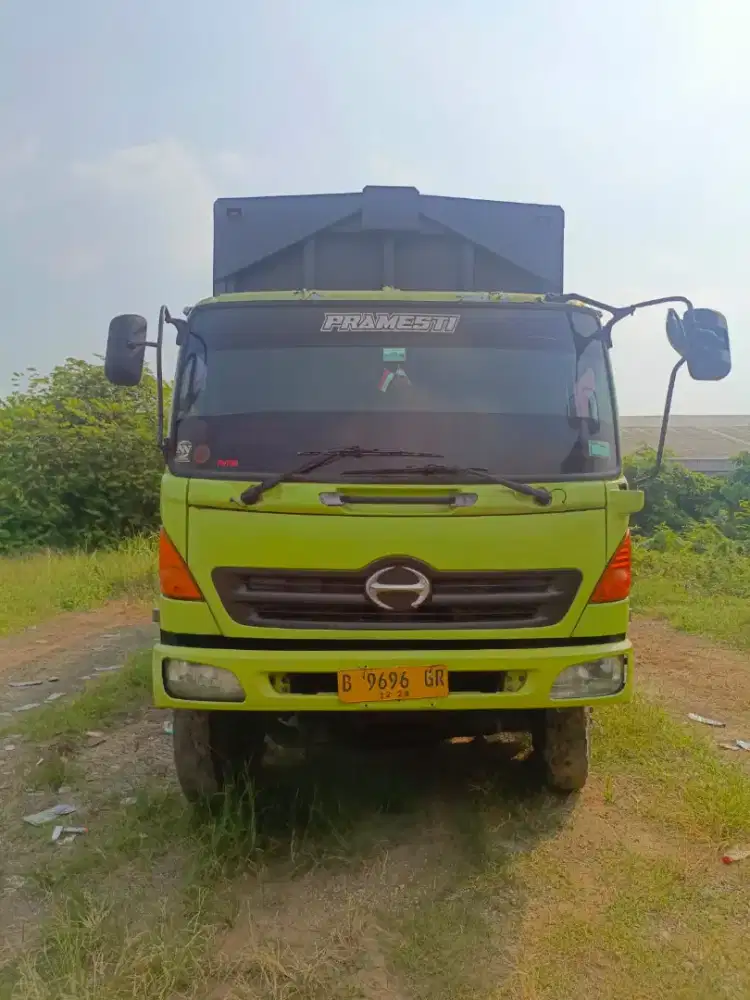 Hino lohan tronton wingbox th 2013