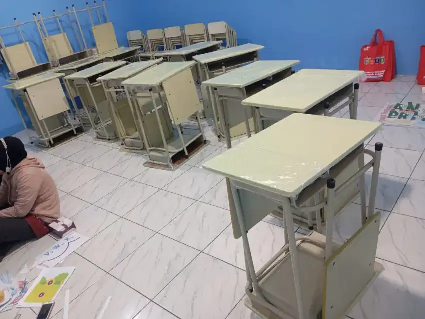 Meja belajar anak