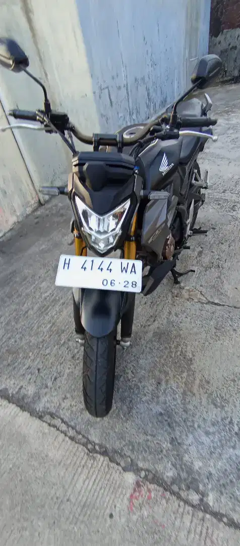 HONDA CB150R 2023