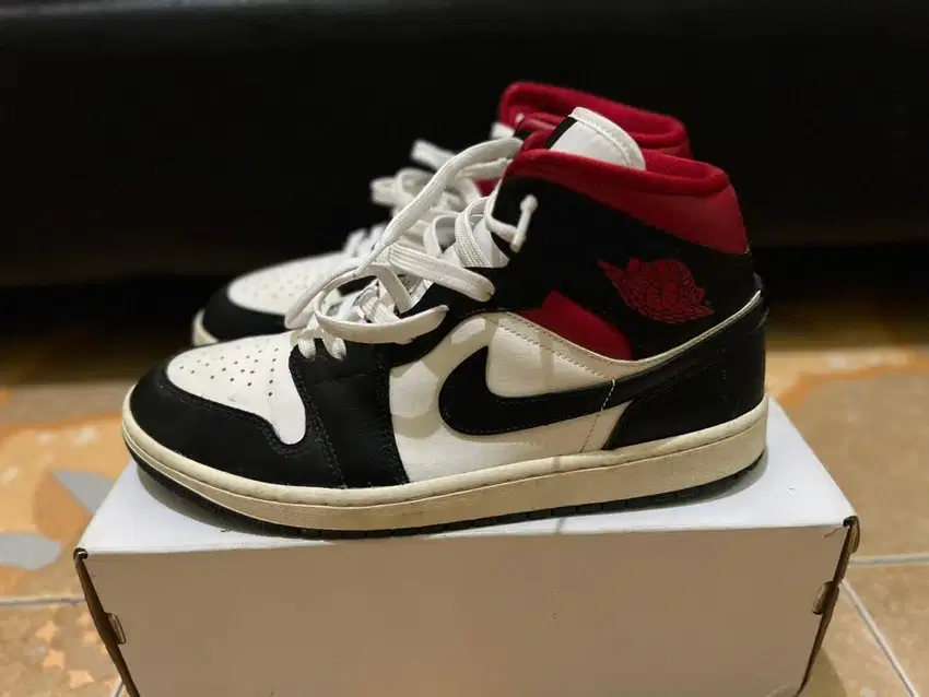 AJ 1 GYM RED PANDA