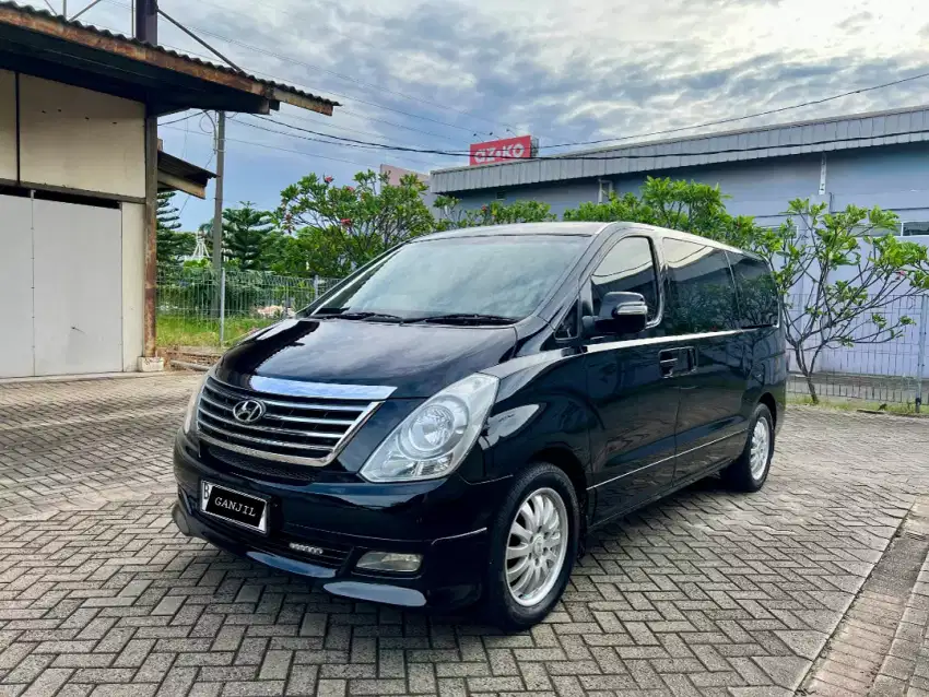 Hyundai H1 XG AT 2012