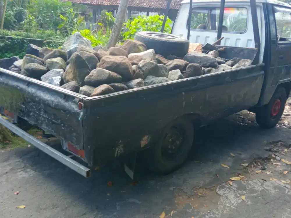Batu pondasi pasir merapi