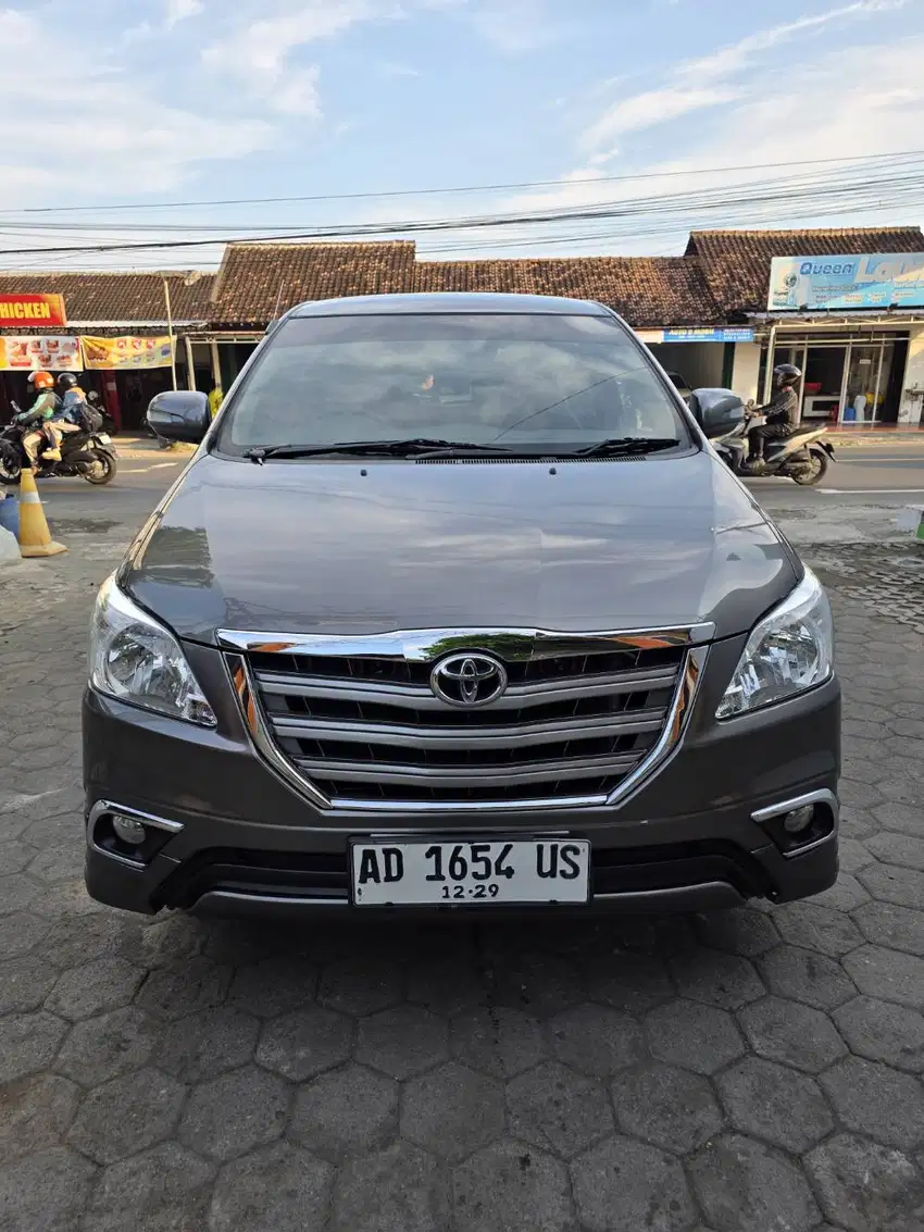 TOYOTA KIJANG INNOVA TYPE G LUXURY MANUAL BENSIN TAHUN 2014