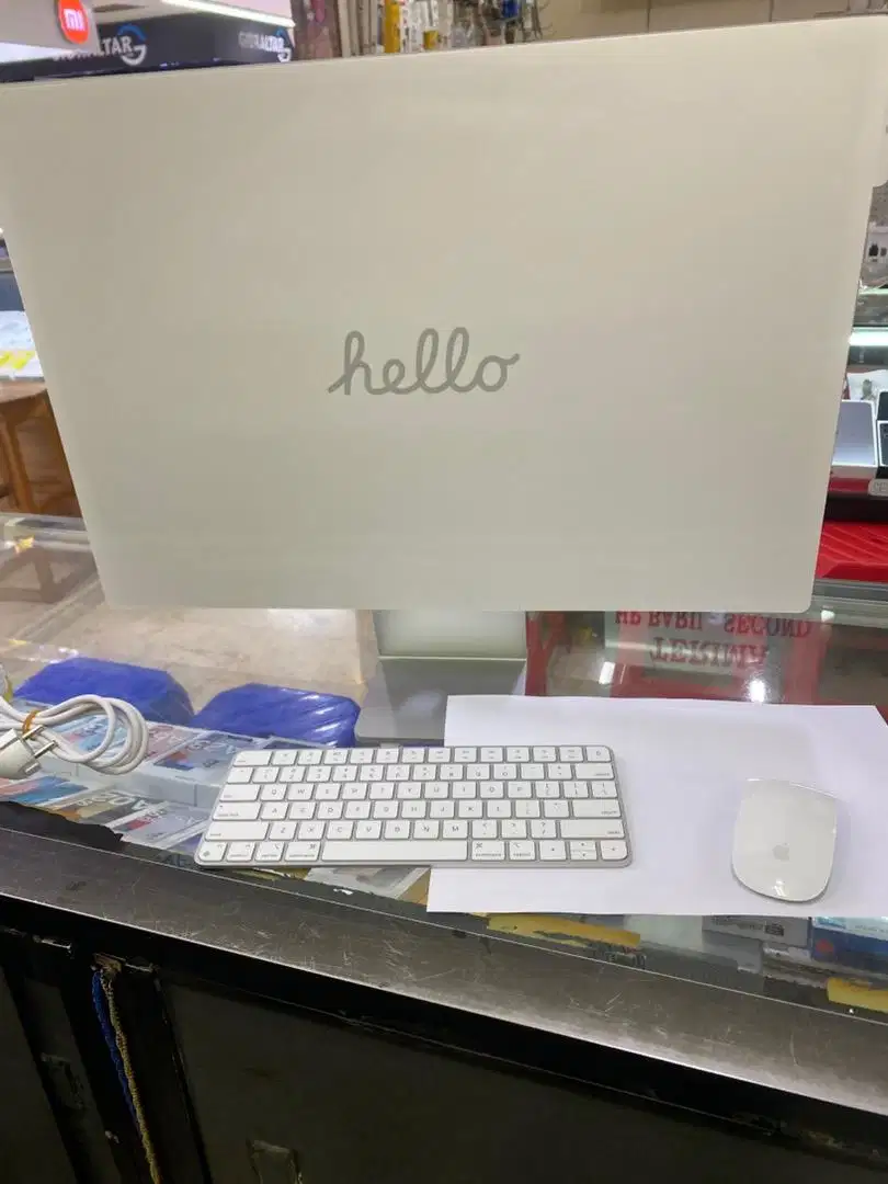 I mac m3 24 inch 2 port ram 8 ssd 256 garansi ibox on oktober 2025
