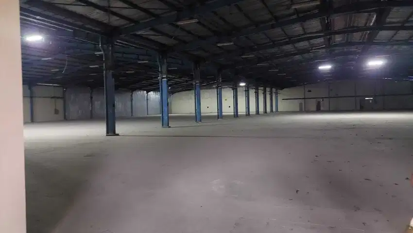 Gudang 6000 meter Bangunan Bagus kawasan Strategis di Citeureup