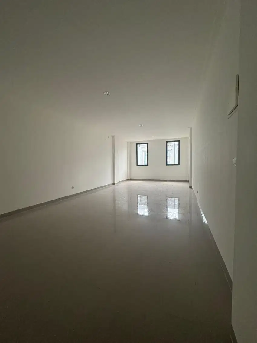 DISEWAKAN RUKO OSAKA BOULEVARD DANAU 2MUKA UK 4,5X15 3LT HIGH CEILING