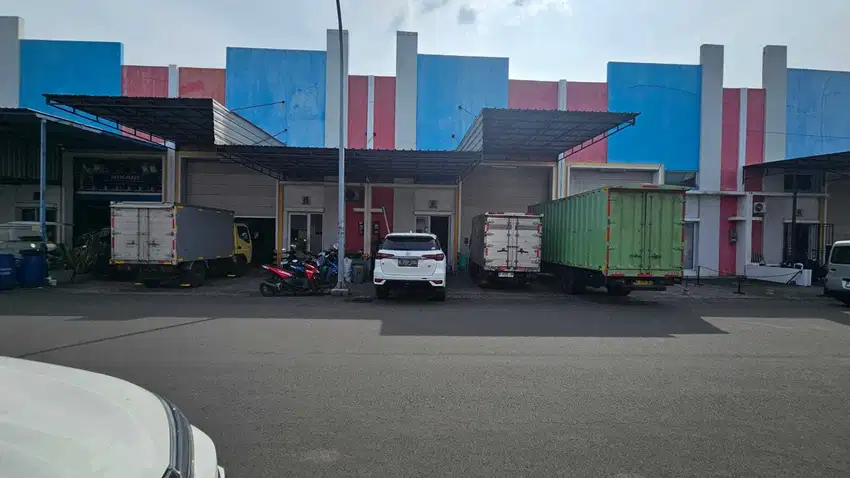Jual Gudang Bizpark Cakung, 2 unit bersebelahan, 9x36