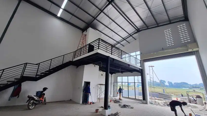 GUDANG INDUSTRI SIAP PRODUKSI TIANG TINGGI BEBAS BANJIR LEGOK