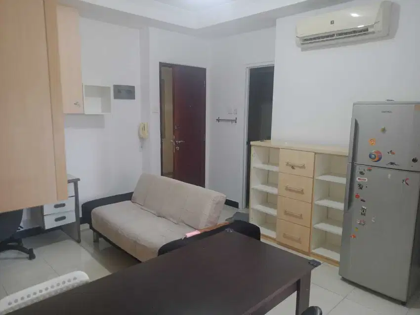 2BR plus semifurnish lantai rendah view Pool Apt.Mediterania Garden 2