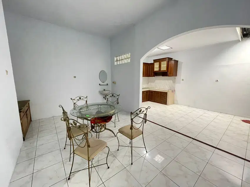 Dijual rumah di komplek cemara hijau