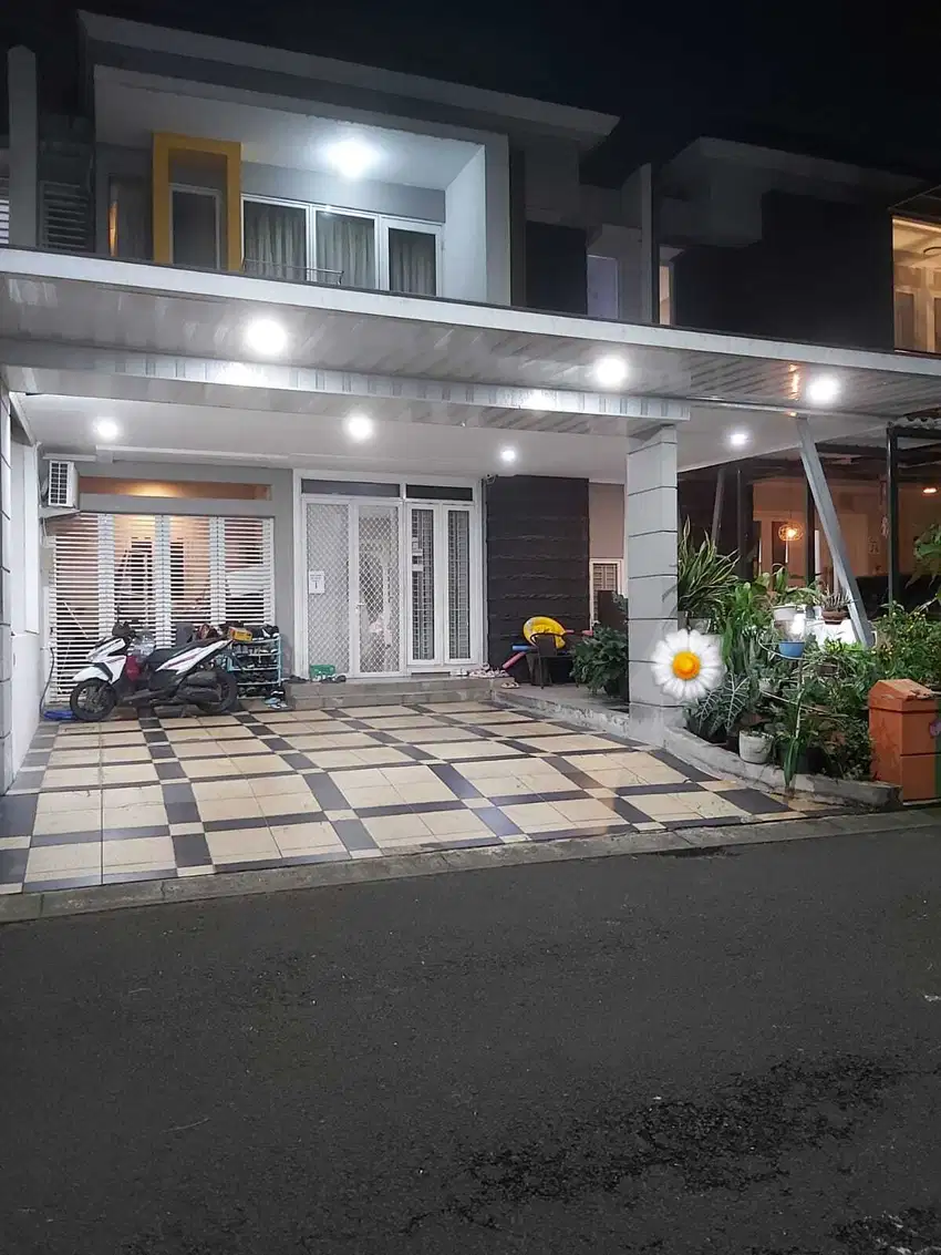 Rumah cantik Sudah Renov Lebar 8 di Summarecon Bekasi