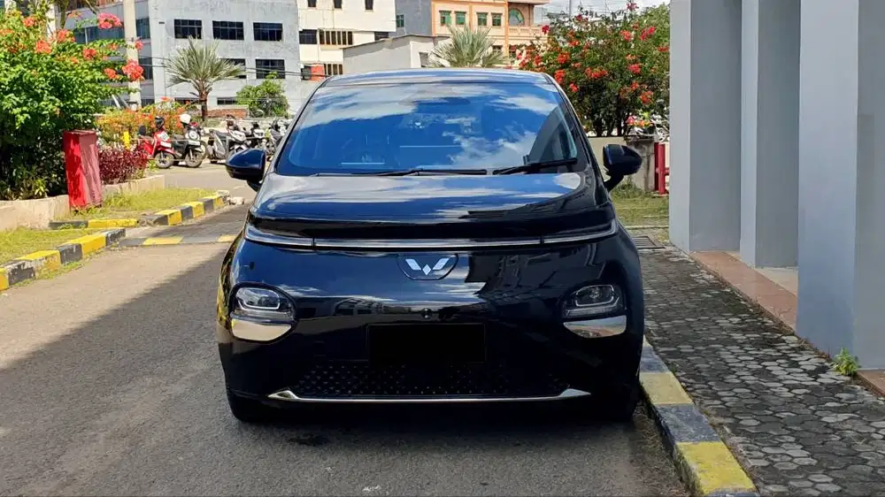 Wuling Cloud EV AT Hitam NIK 2024 Gress Like New Low Km 1Rb Record