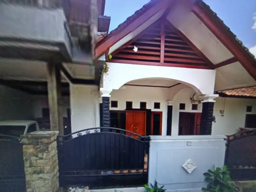 dijual rumah lantai 2 ubung kaja denpasar
