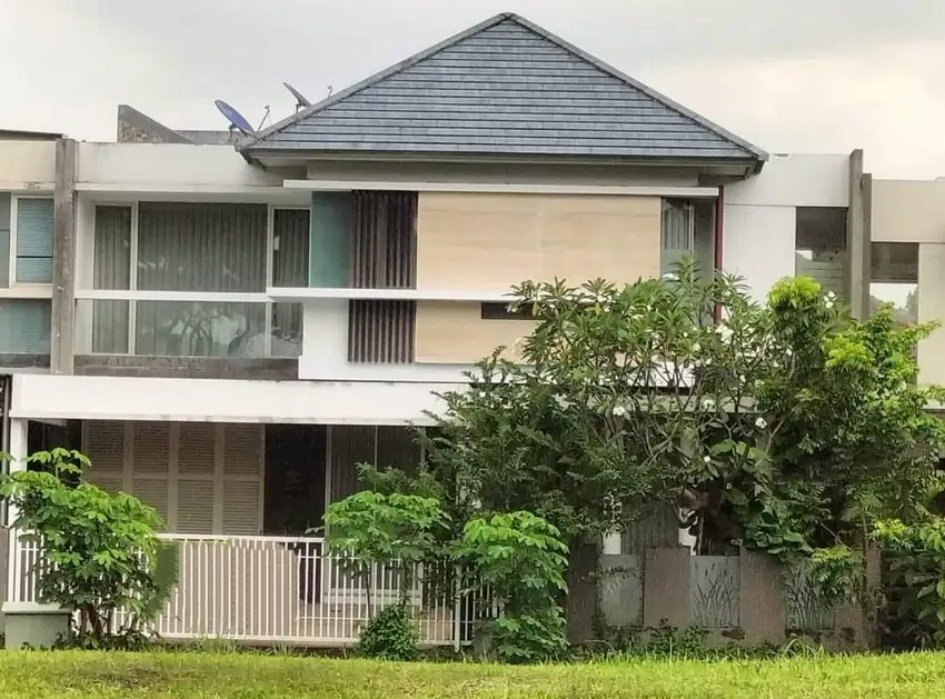 RUMAH 2 LANTAI SIAP HUNI FURNISHED DI BUKIT GOLF, CITRALAND