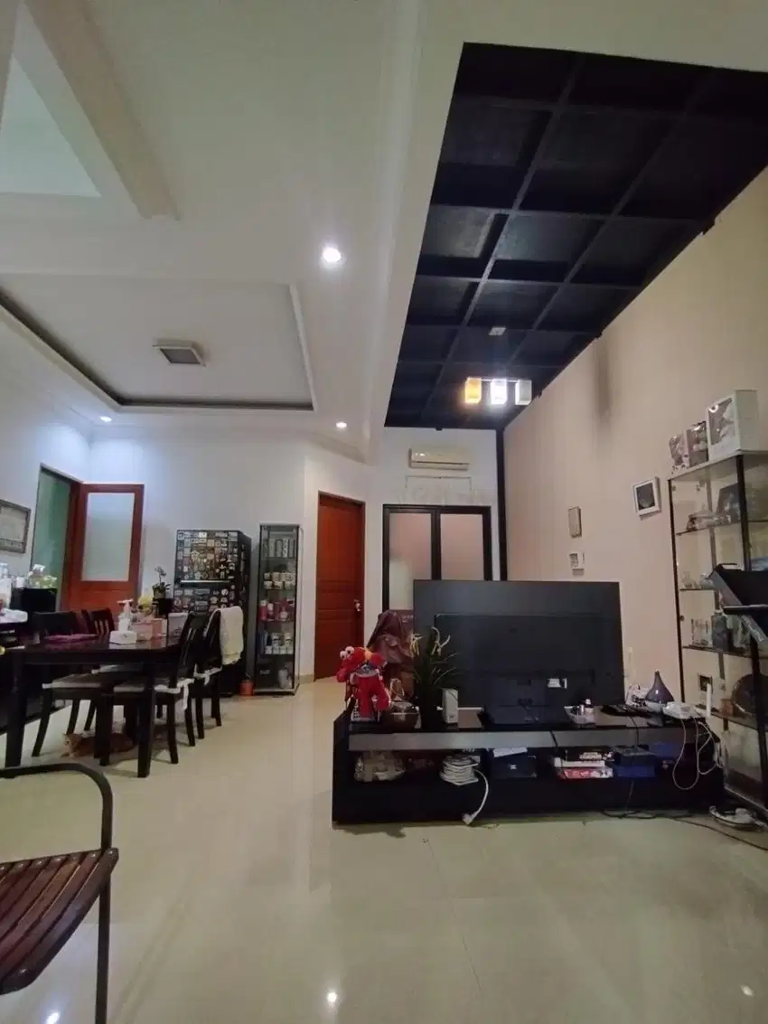 Hunian Luas di Tebet Timur Dalam 4 KT Tipe 300 m²