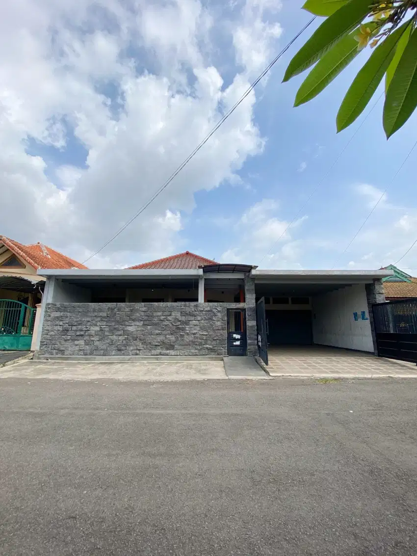 Dijual rumah minimalis bisa untuk usaha juga dan gudang harga di BU