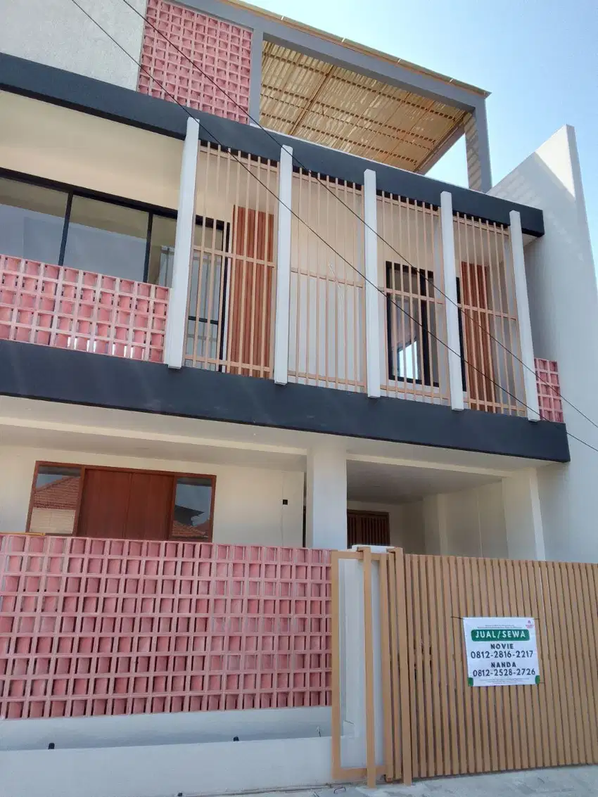 Turun harga Rumah baru 2 lantai mewah di sampangan