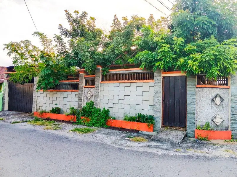 Rumah Mewah 311m² Hook Dekat Graha Saba Buana Solo