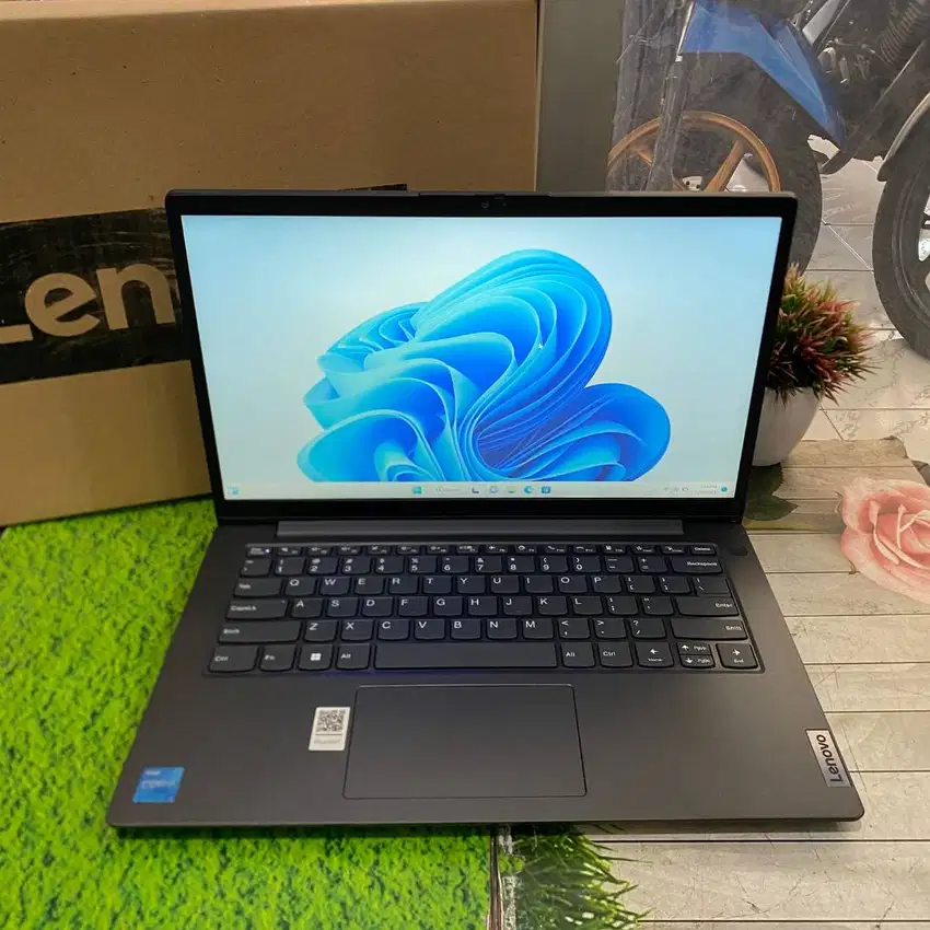 New Laptop Lenovo V14 G2 ITL Core i3-1115G4 4GB 256GB 14 FHD Win11