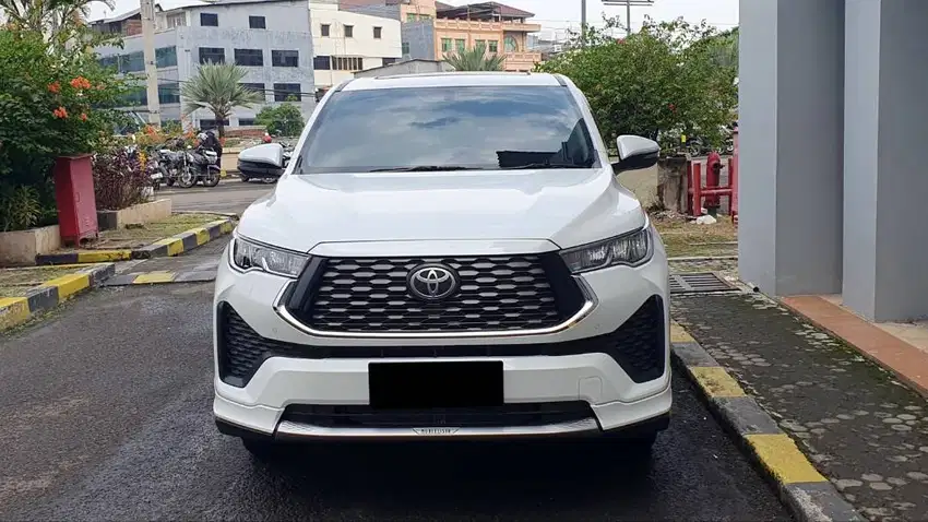 Toyota Zenix V Hybrid 2.0 Modelista Panoramic AT 2025 Gress Like New