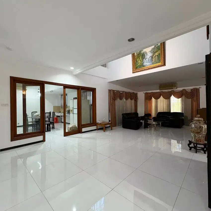 Termurah Rumah 2 Lt Graha Family Favorit