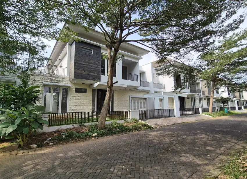 Murah Rumah Mewah Lokasi Perumahan Elit Araya Dekat Lapangan Golf