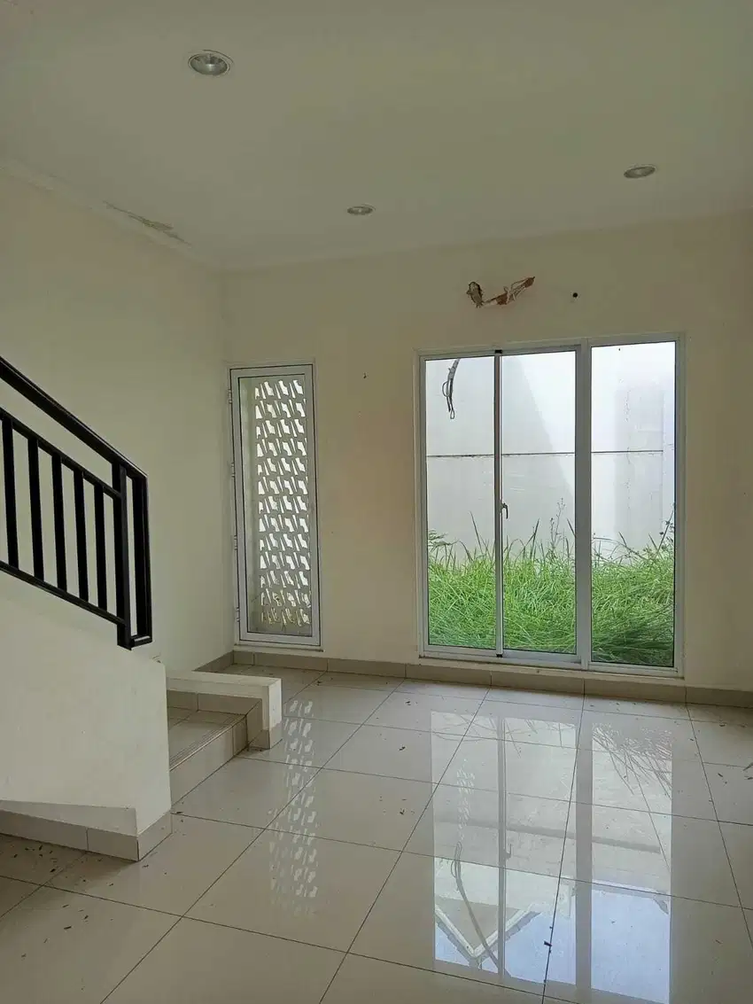 Disewakan Rumah 2 Lantai di Summarecon Bandung